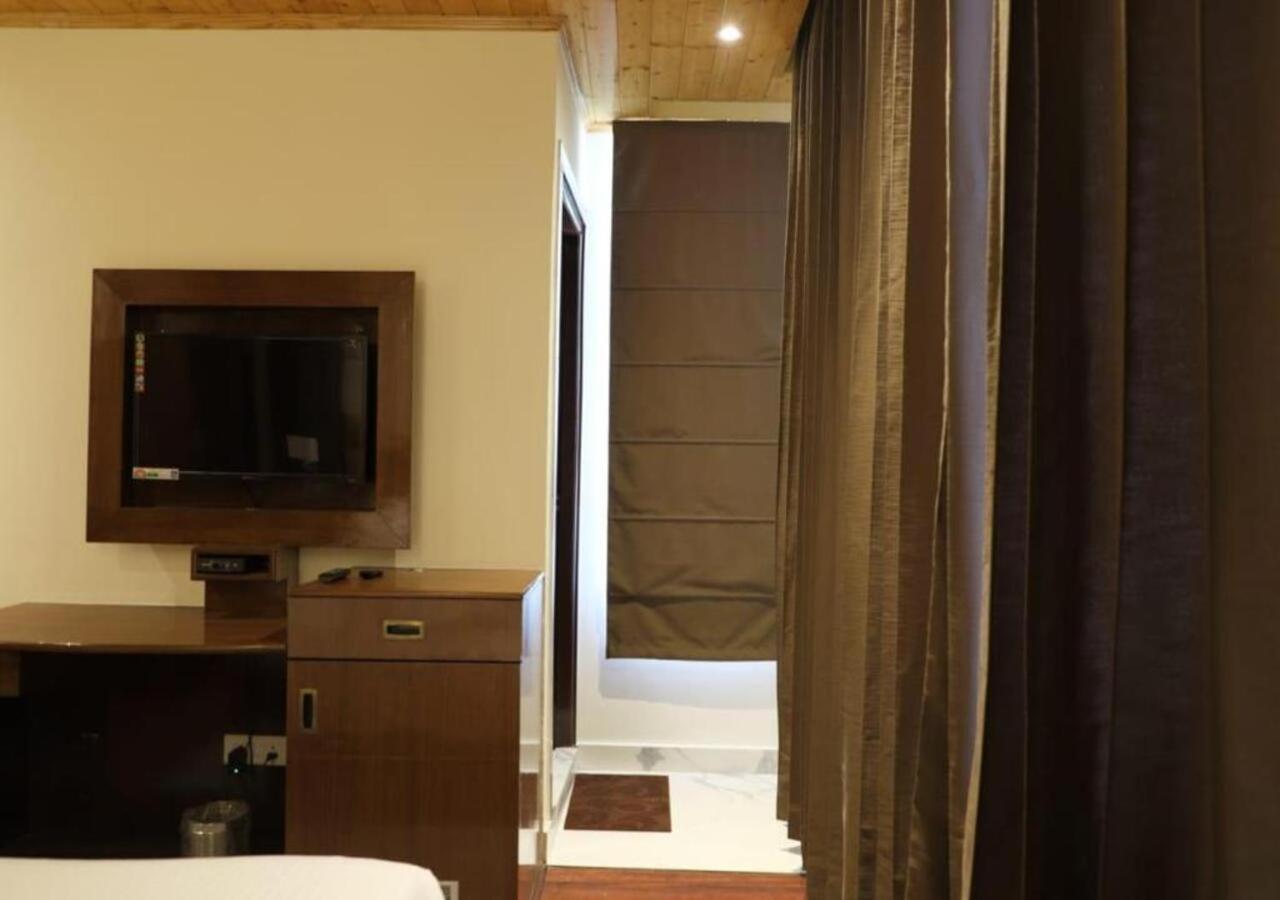 The Alpine Retreat Hotel Shimla Esterno foto